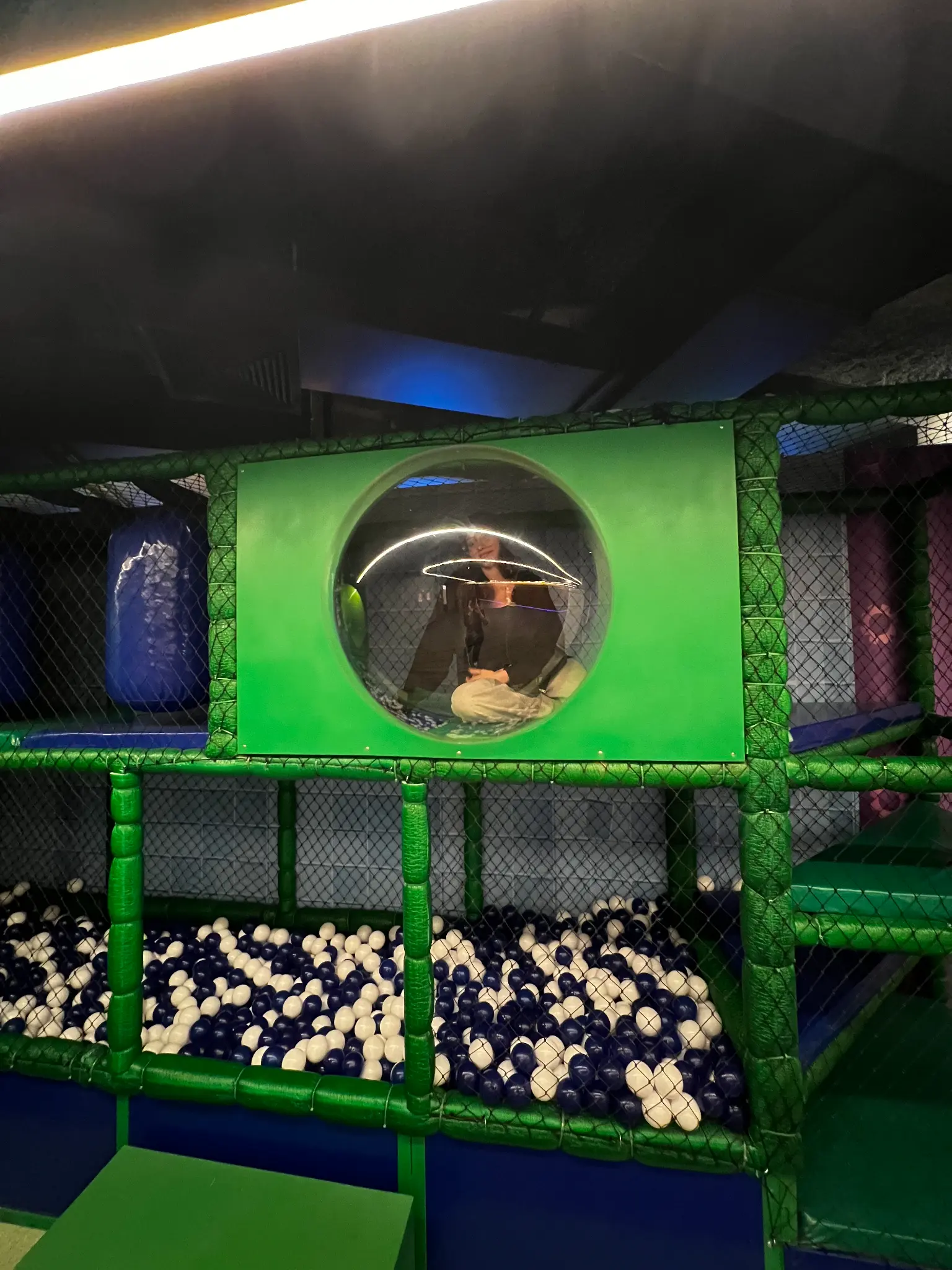 Detalhe do playground temático